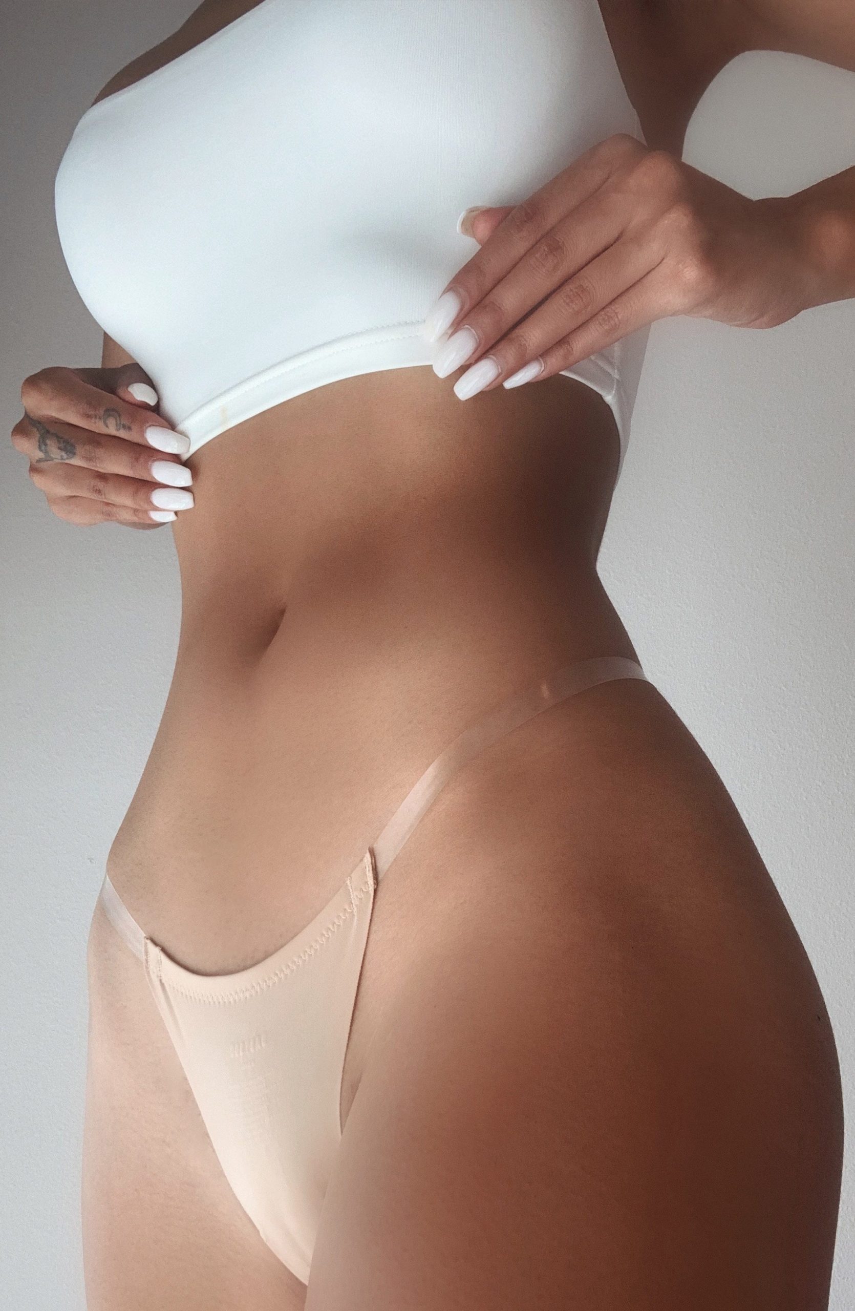 Seamless Clear Strap Thong – Nude