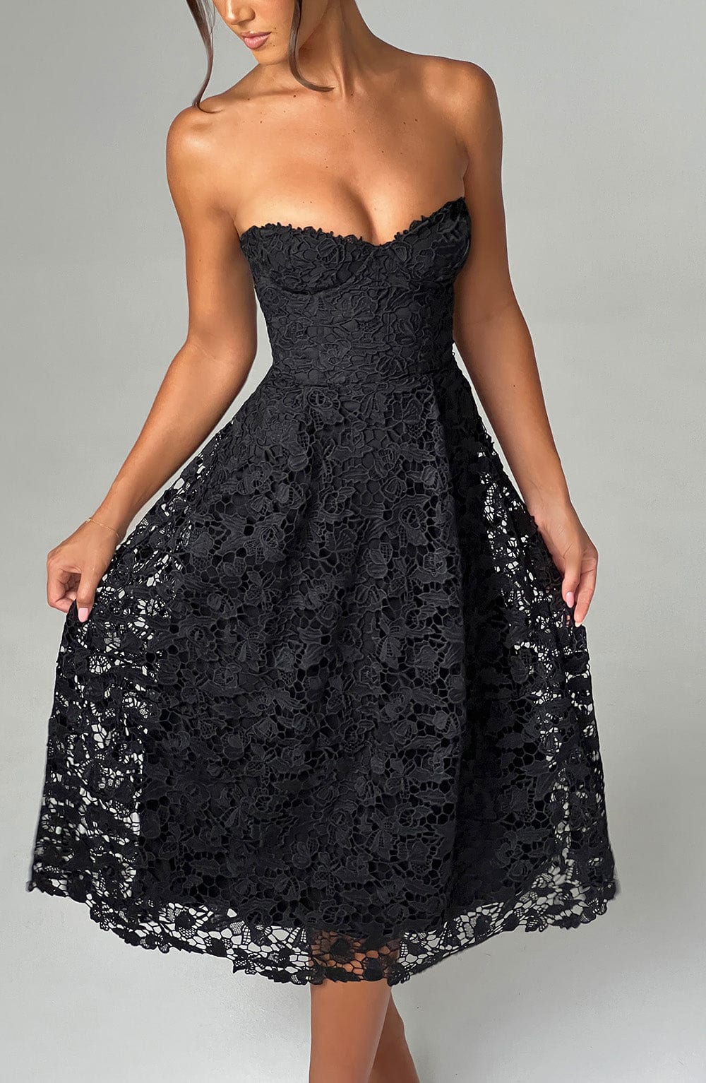 Ishani Midi Dress – Black