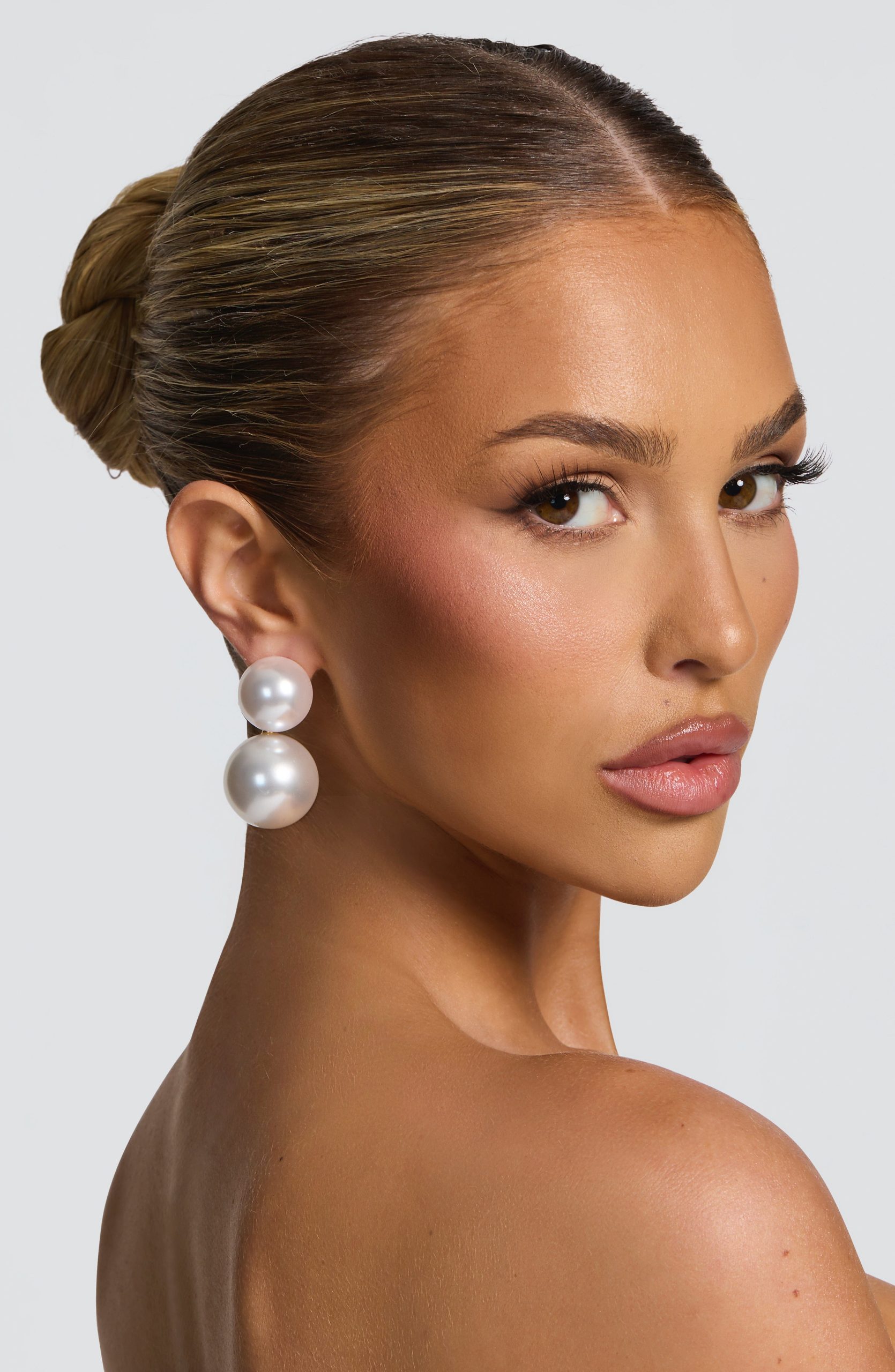 Aria Earrings – Pearl
