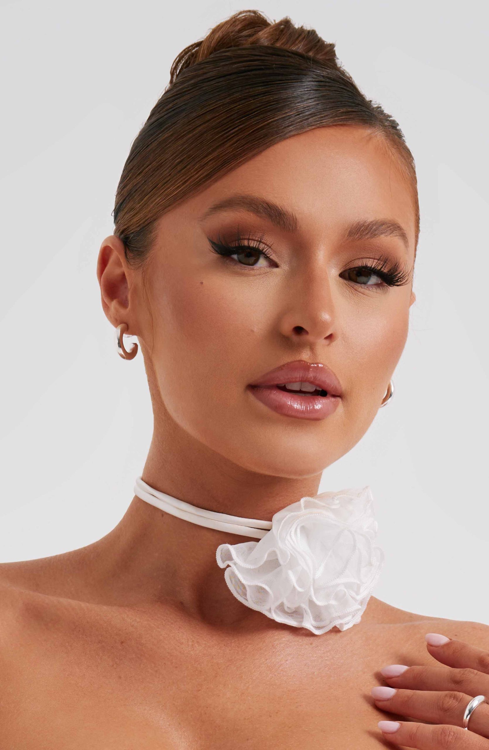 Tilli Floral Neck Tie – Ivory